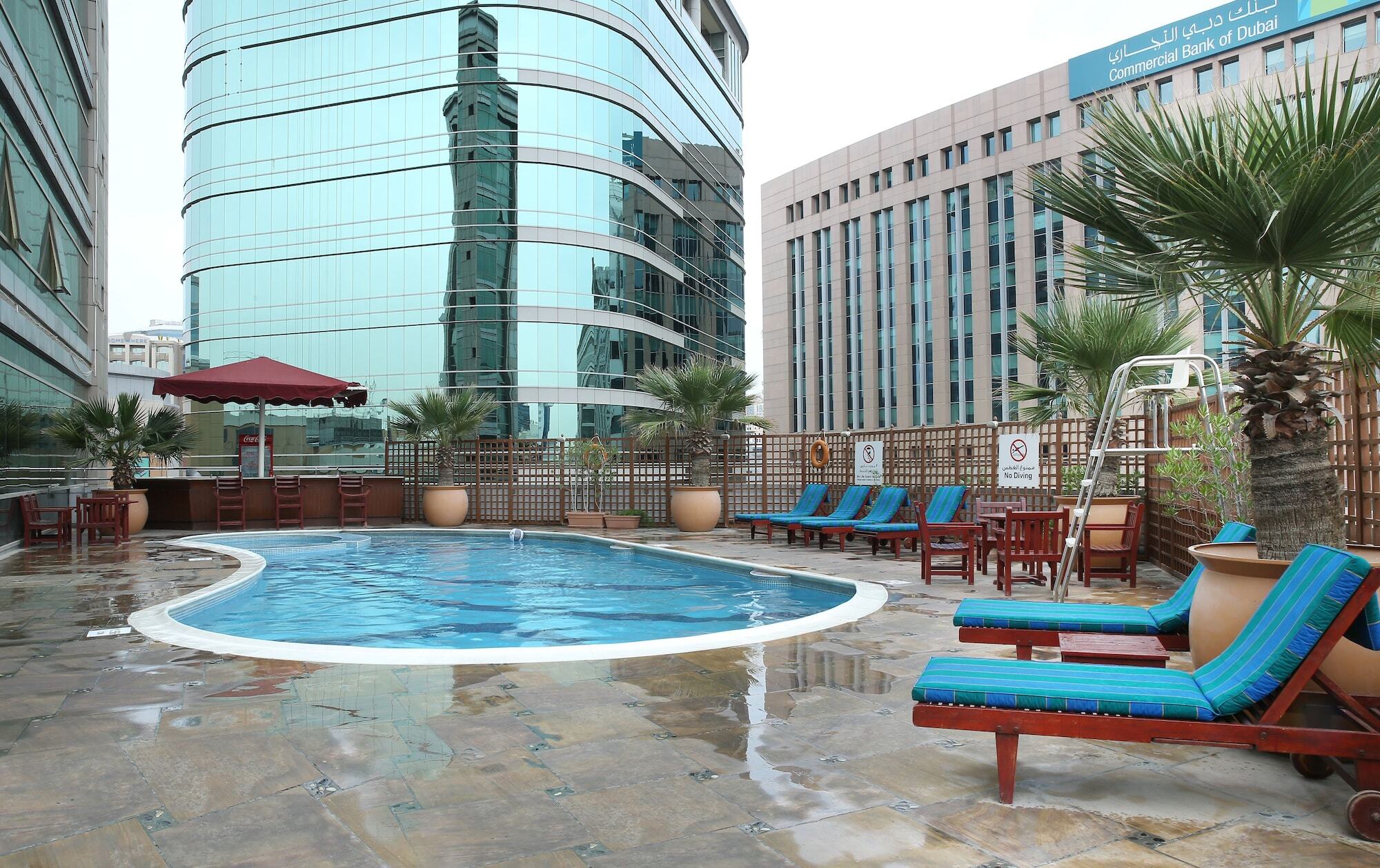 City Seasons Suites Dubái Exterior foto